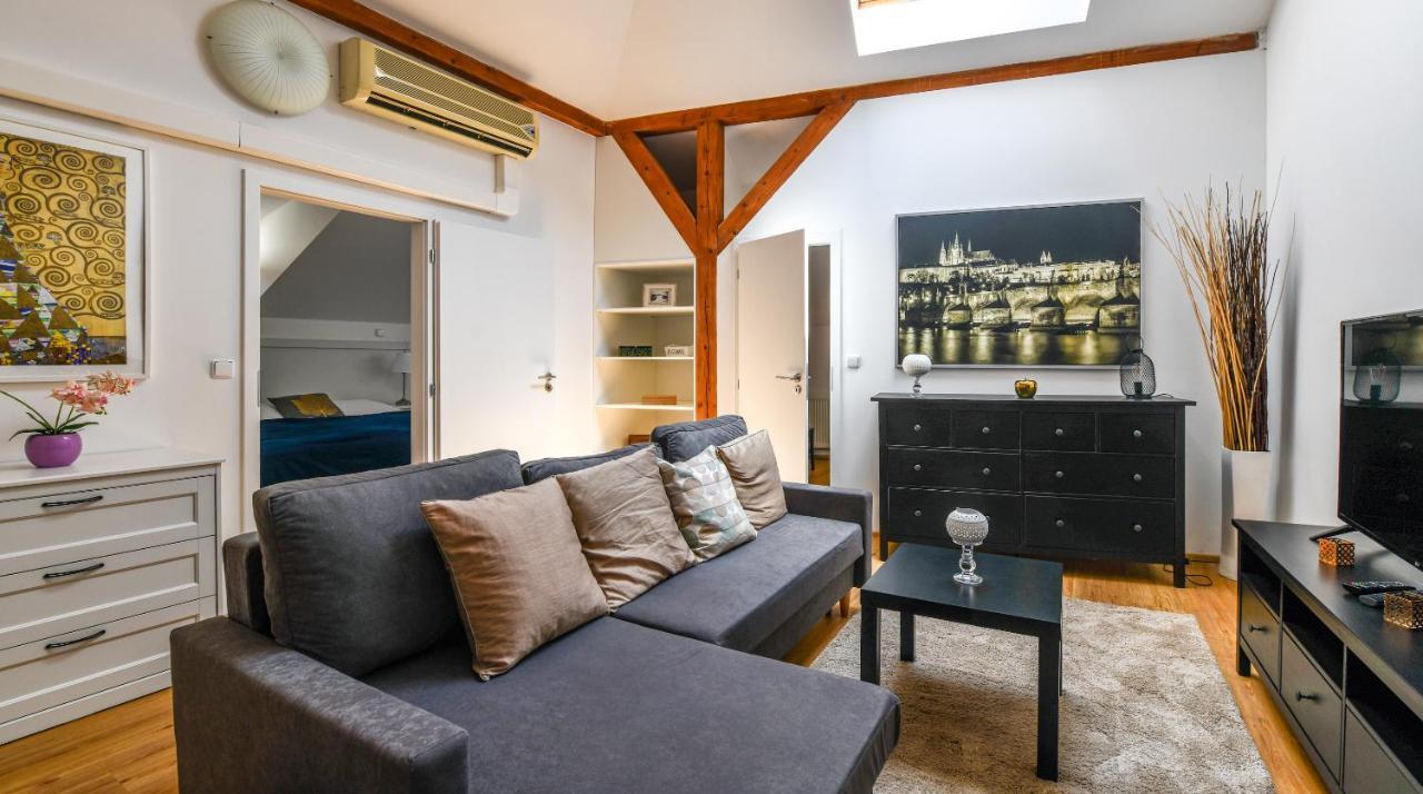 Apartments Rybna Прага Екстериор снимка